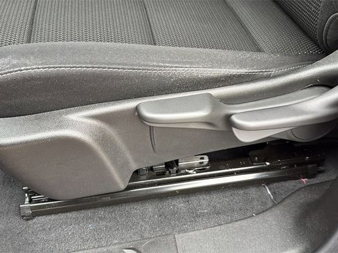 Used 2024 GMC Canyon Elevation w/ Convenience Package image 12