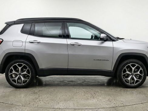 Used 2025 Jeep Compass Limited AWD/4WD image 11