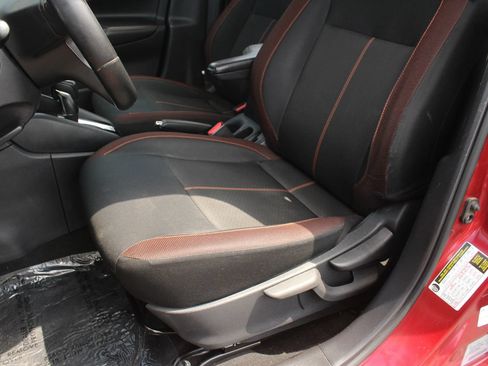 Used 2020 Nissan Versa SR FWD image 15
