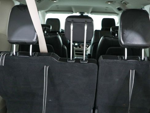 Used 2024 Chrysler Pacifica Touring-L FWD image 30