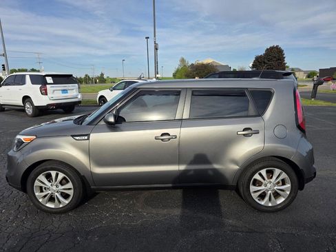 Used 2016 Kia Soul + FWD image 8