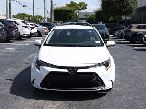 Used 2025 Toyota Corolla LE FWD image 3