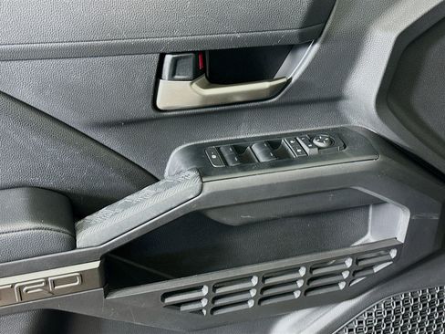 Used 2025 Toyota Tacoma TRD Off-Road image 16