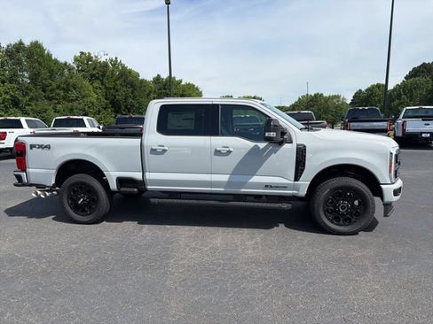 New 2026 Ford F250 Lariat w/ Black Appearance Package AWD/4WD image 15