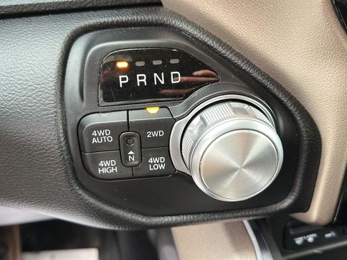 Used 2019 RAM 1500 Laramie image 31