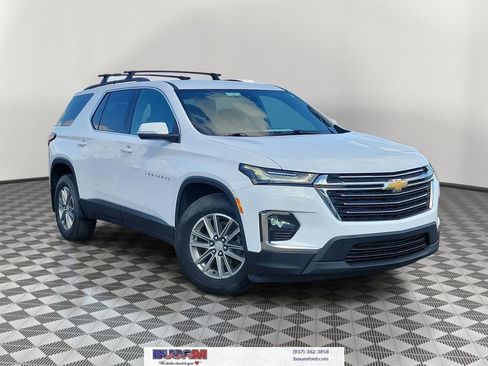 Used 2023 Chevrolet Traverse LT FWD image 1