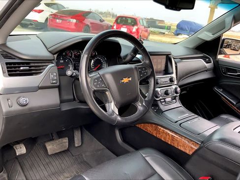 Used 2020 Chevrolet Suburban Premier image 17