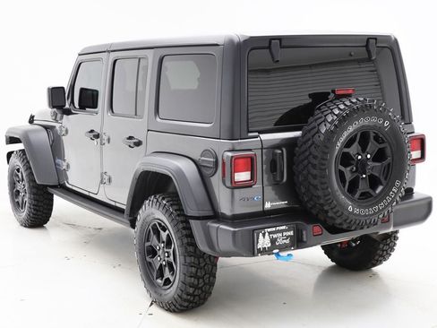 Used 2023 Jeep Wrangler Unlimited w/ Cold Weather Group AWD/4WD image 6