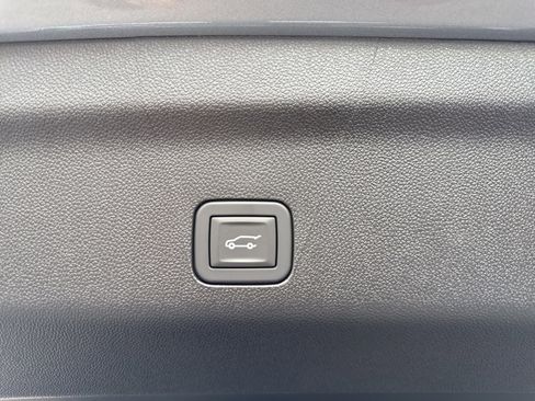 New 2025 Chevrolet Tahoe High Country image 13