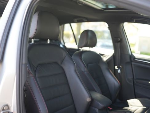 Used 2015 Volkswagen GTI SE w/ Lighting Package (SEL) FWD image 21