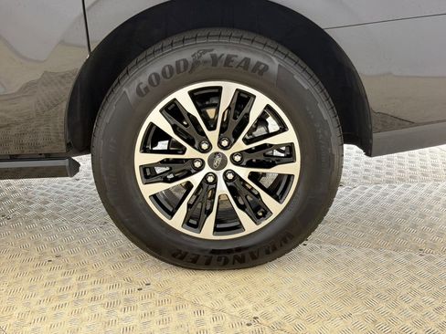 Certified 2025 Ford Expedition Max Platinum AWD/4WD image 12