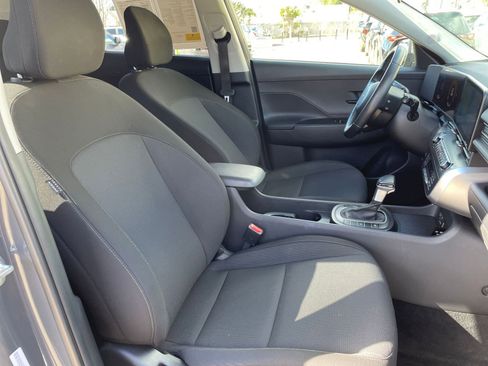 Used 2025 Hyundai Kona SEL image 38