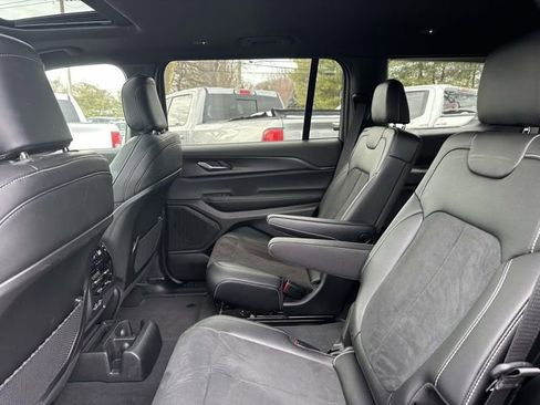 Certified 2025 Jeep Grand Cherokee L Altitude image 7