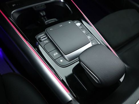 Used 2022 Mercedes-Benz GLA 250 4MATIC image 13