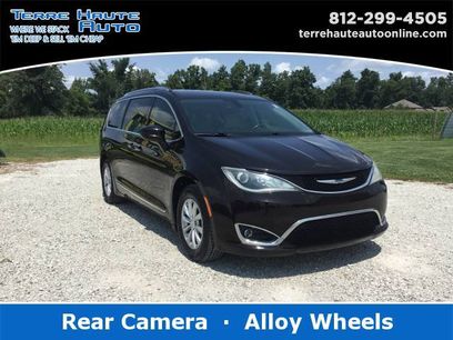 Used 2018 Chrysler Pacifica Touring-L w/ Premium Audio Group