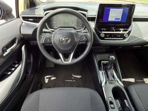 Used 2025 Toyota Corolla SE FWD image 11