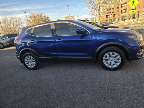 Used 2020 Nissan Rogue Sport S image 11