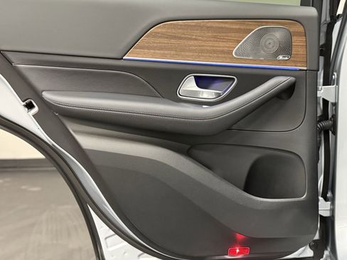 Used 2025 Mercedes-Benz GLE 450e 4MATIC image 38