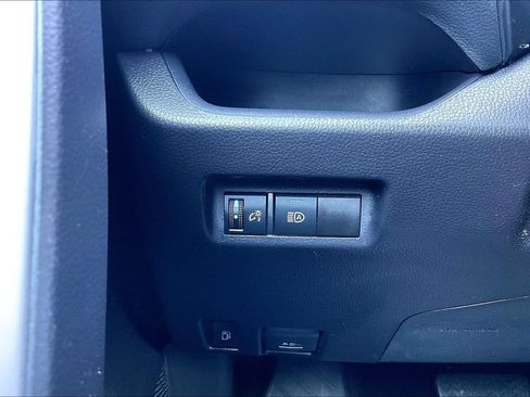 Used 2025 Toyota RAV4 XLE AWD/4WD image 37