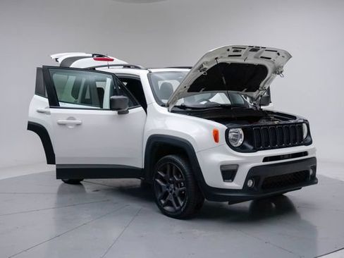 Used 2021 Jeep Renegade Latitude w/ Sun & Sound Group AWD/4WD image 15