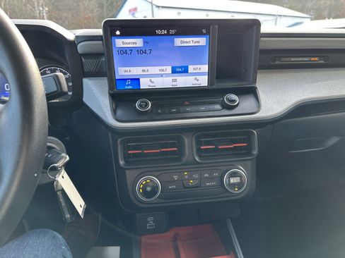 Certified 2022 Ford Maverick XLT w/ Equipment Group 300A Standard image 12