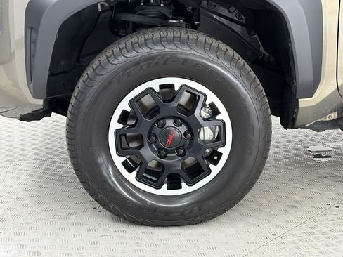 Used 2024 Toyota Tacoma TRD Off-Road w/ TRD Off Road Upgrade Package AWD/4WD image 12