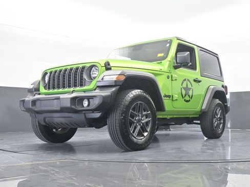 Used 2025 Jeep Wrangler Sport image 47