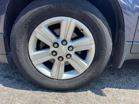 Used 2013 Chevrolet Traverse LT FWD image 18