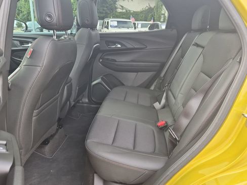 Used 2023 Chevrolet TrailBlazer RS w/ Sun and Liftgate Package FWD image 22