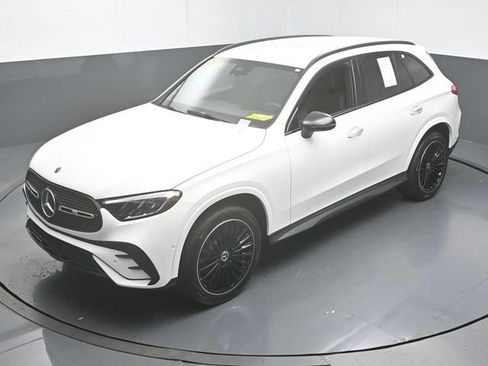 Used 2025 Mercedes-Benz GLC 300 w/ AMG Line image 45