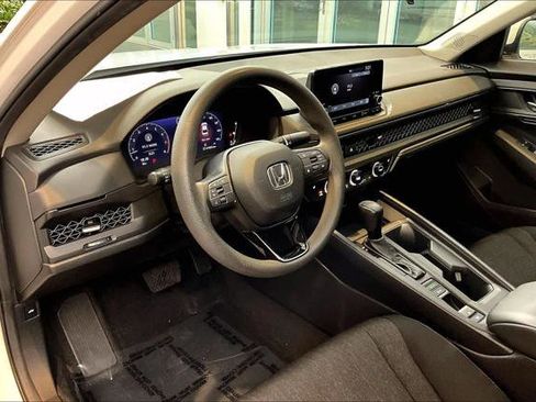 Used 2023 Honda Accord EX image 17