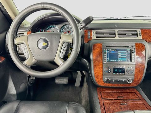 Used 2011 Chevrolet Tahoe LTZ AWD/4WD image 13