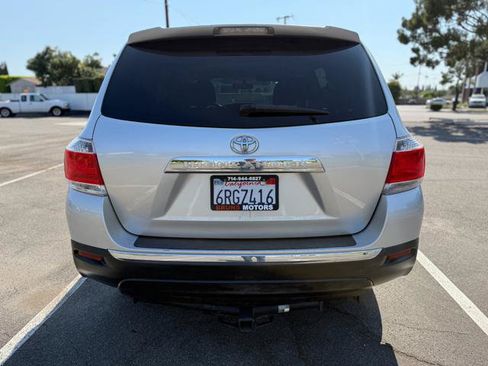 Used 2011 Toyota Highlander 2WD image 6