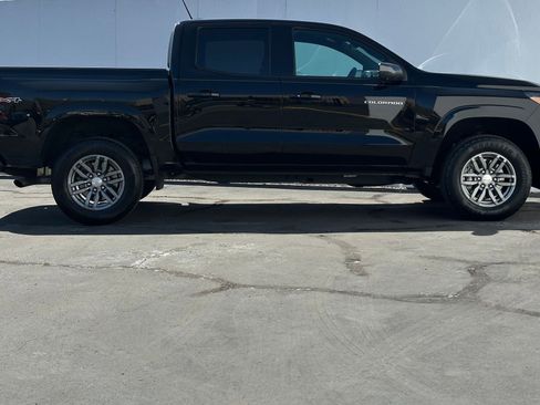 Used 2024 Chevrolet Colorado LT w/ LT Convenience Package II image 7