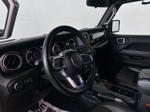 Used 2021 Jeep Wrangler Unlimited Sahara image 9