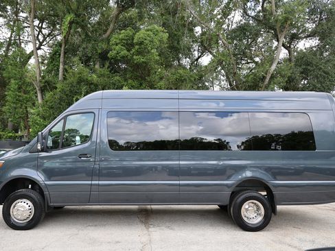Used 2024 Mercedes-Benz Sprinter 3500 w/ Parking Package image 8