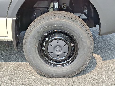 New 2025 Mercedes-Benz Sprinter 2500 image 5