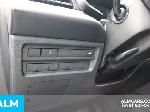 Used 2024 Mitsubishi Outlander SE image 16