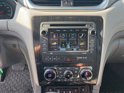 Used 2016 Chevrolet Traverse LT image 21
