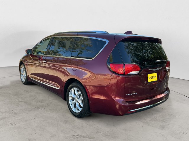 Used 2017 Chrysler Pacifica Touring-L Plus w/ Advanced Safetytec Group FWD image 5