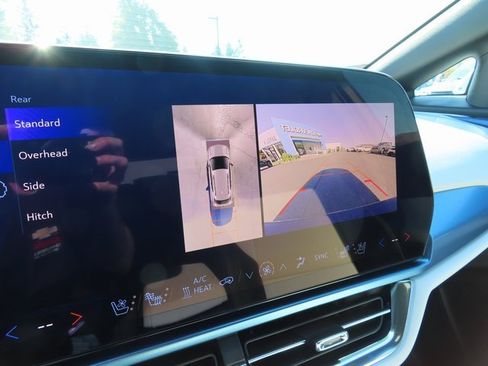 Used 2025 Chevrolet Equinox EV LT w/ Convenience Package II image 27