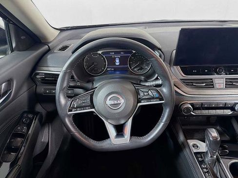 Certified 2023 Nissan Altima 2.5 SV w/ SV Premium Package AWD/4WD image 18