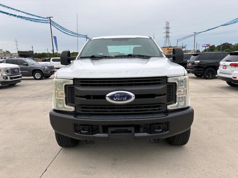 Used 2017 Ford F250 XL w/ Camper Package AWD/4WD image 3