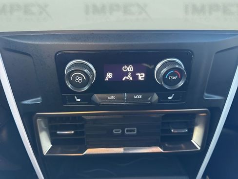 Used 2024 GMC Hummer EV 2X w/ Extreme Off-Road Package image 14