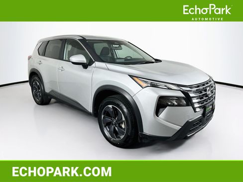 Used 2025 Nissan Rogue SV FWD image 1