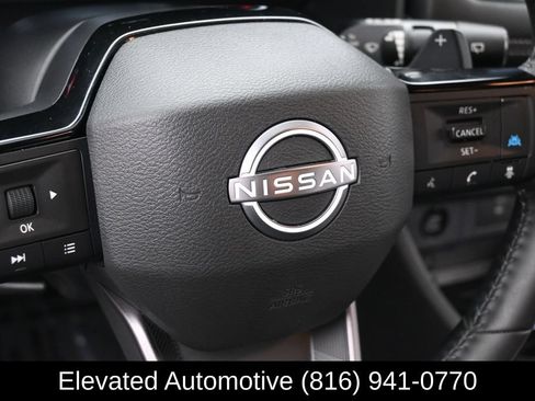 Used 2025 Nissan Rogue SL AWD/4WD image 13