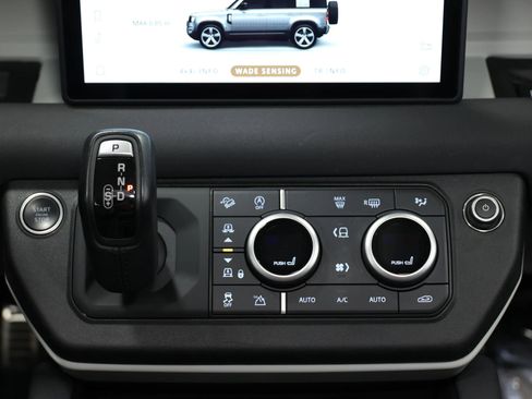 Used 2022 Land Rover Defender 110 SE image 31
