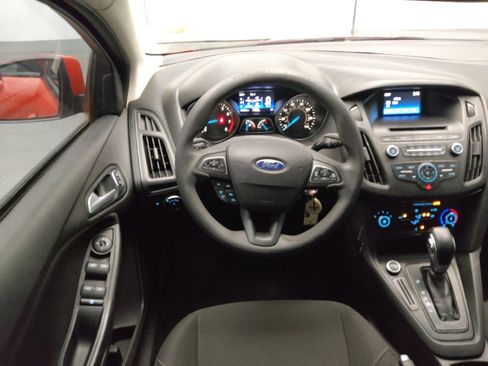 Used 2017 Ford Focus SE FWD image 22
