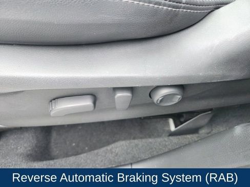 Used 2021 Subaru Forester Limited image 29