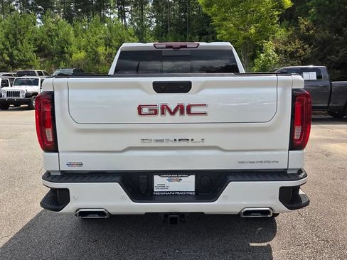 Used 2025 GMC Sierra 1500 Denali w/ Denali Reserve Package AWD/4WD image 5